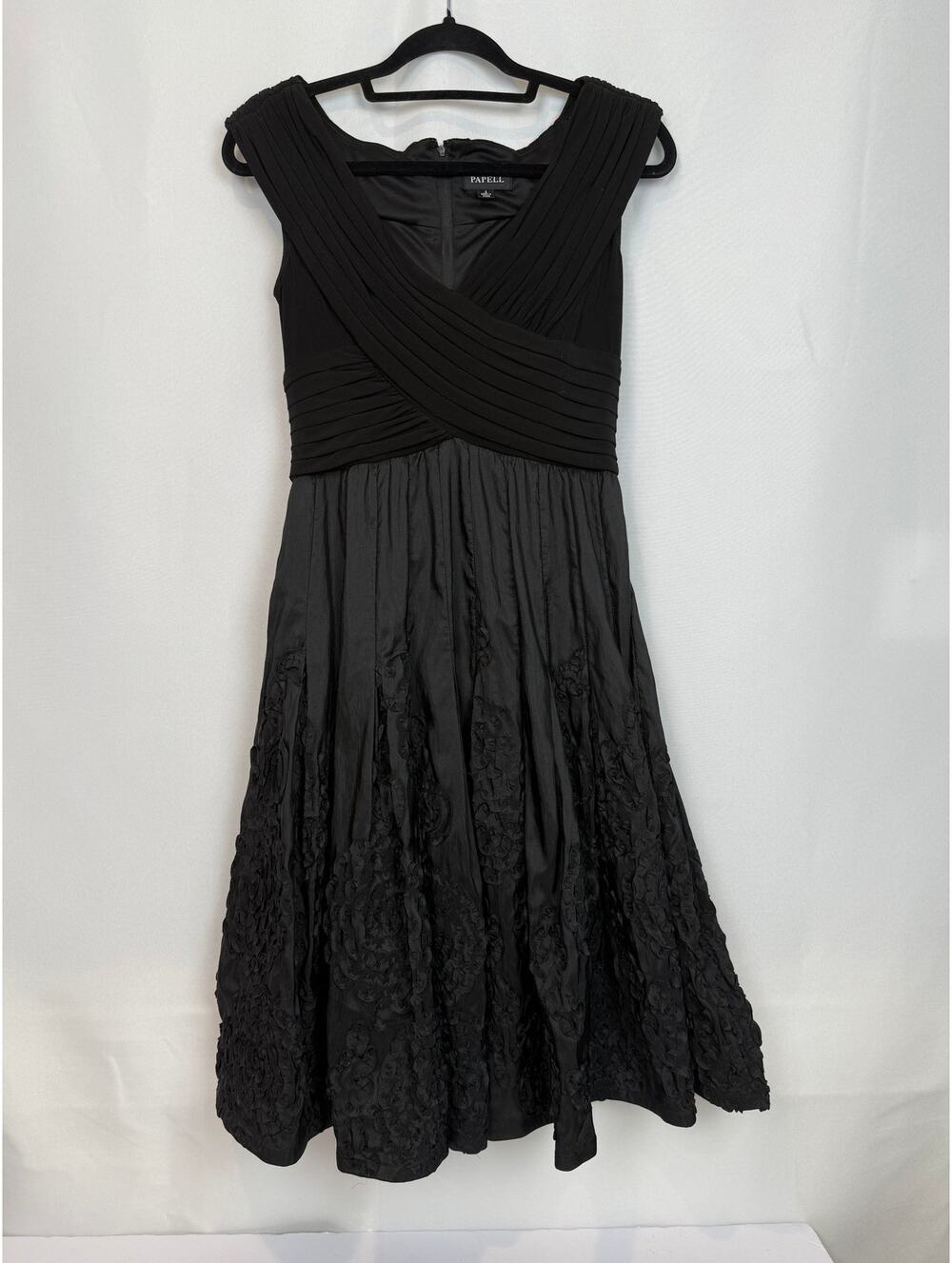 Adrianna Papell Black Ruched Bodice Embroidered Cocktail Dress Size 6